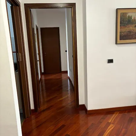 Zona Rho Fiera Apartment *